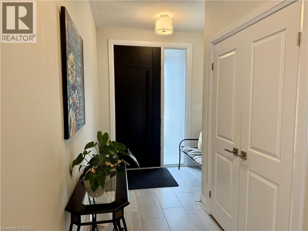 Photo 4 of 296 Chokecherry Crescent Crescent, Waterloo ON