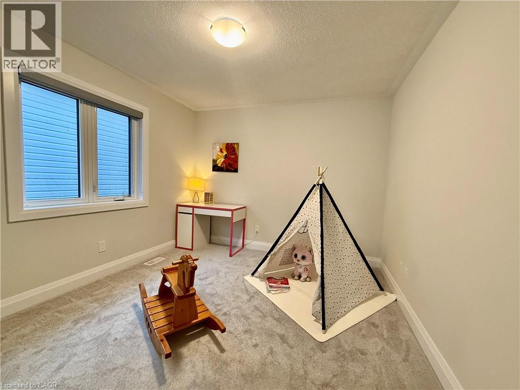 Photo 28 of 296 Chokecherry Crescent Crescent, Waterloo ON