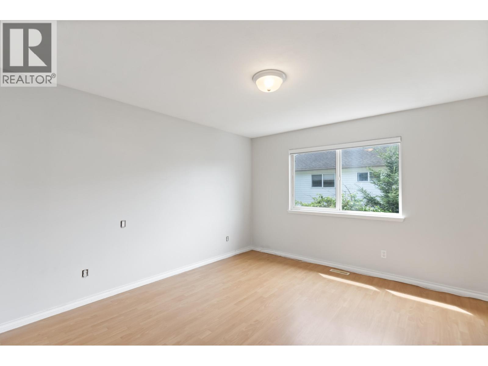 Photo 15 of 20660 Thorne Avenue, Maple Ridge BC