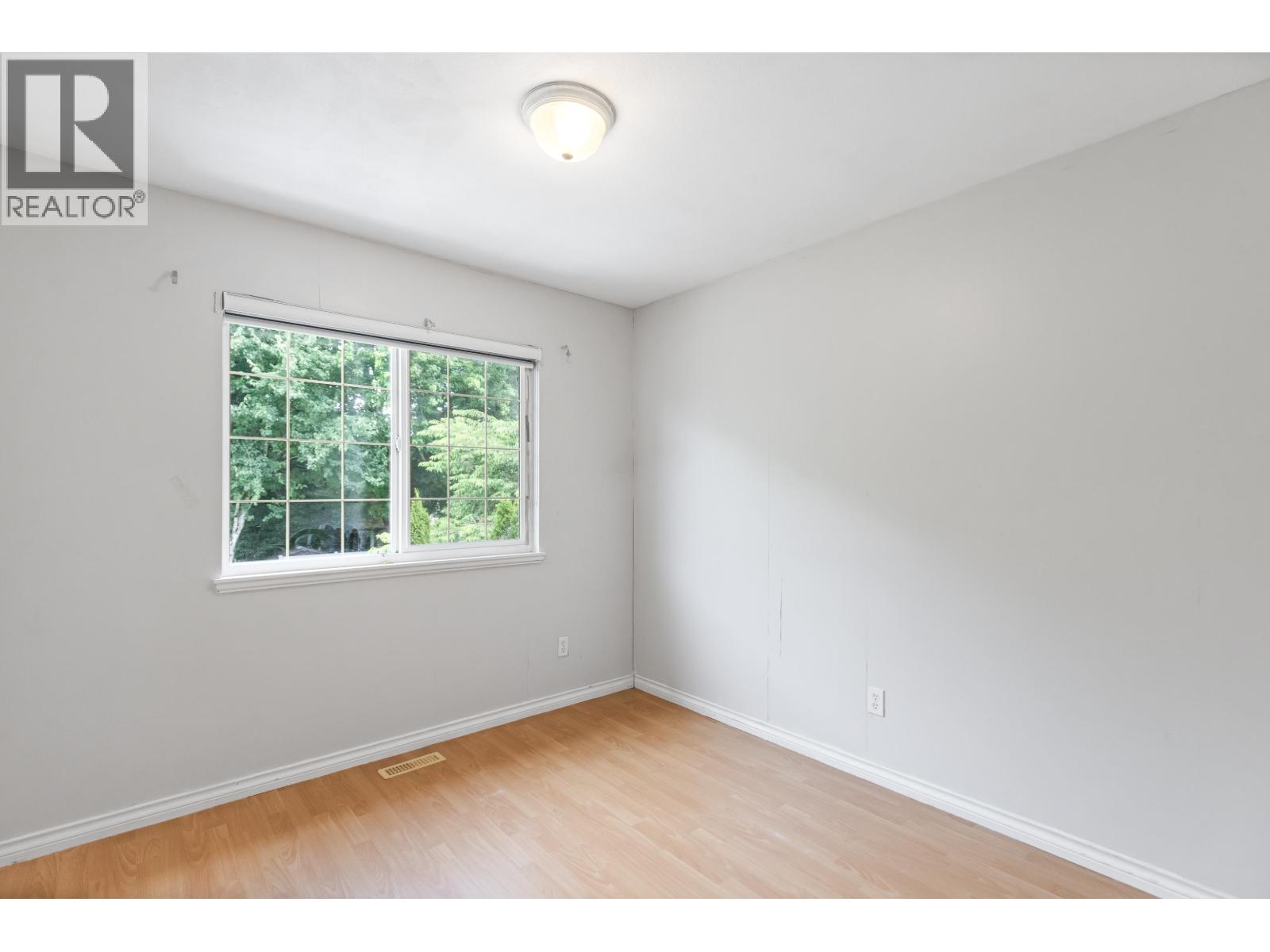 Photo 18 of 20660 Thorne Avenue, Maple Ridge BC
