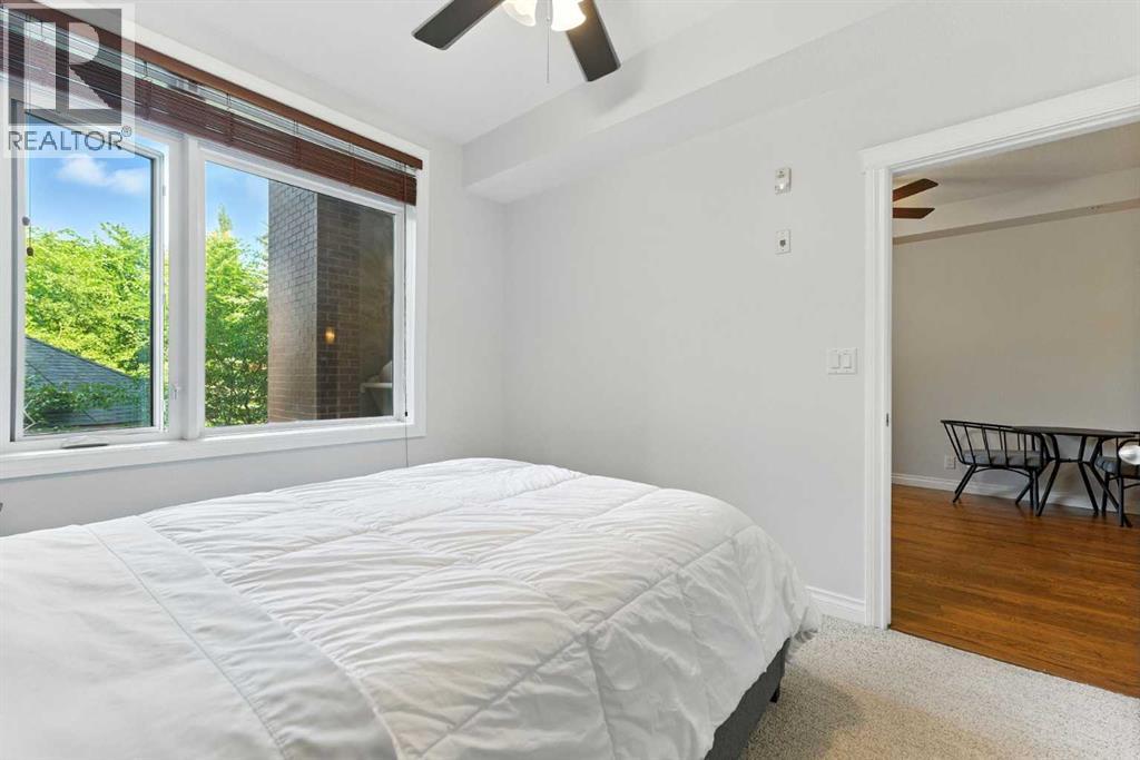 Photo 15 of 3203 24 Hemlock Crescent Sw, Calgary AB