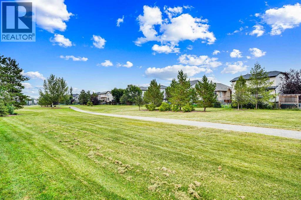 Photo 36 of 142 Luxstone View Sw, Airdrie AB