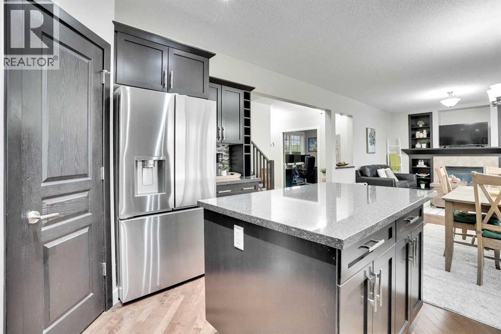 Photo 5 of 142 Luxstone View Sw, Airdrie AB