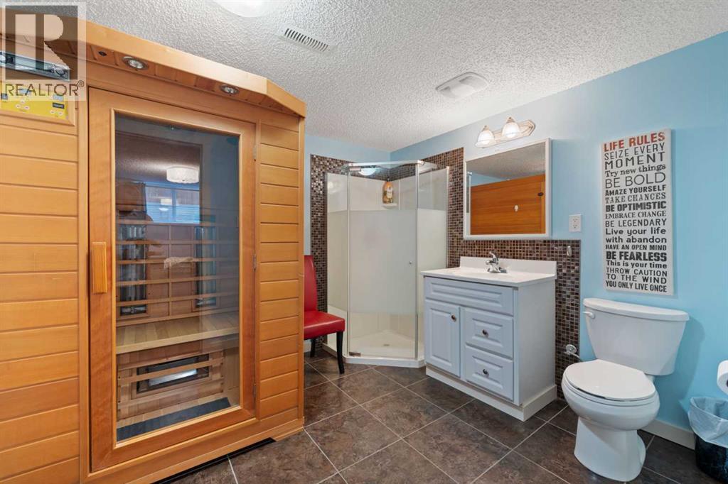 Photo 42 of 7 Westridge Green, Okotoks AB