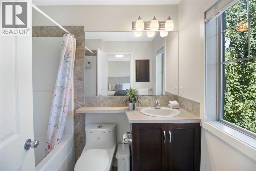Photo 17 of 147 89 Street Sw, Calgary AB