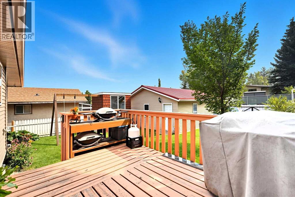 Photo 35 of 1454 Hunterbrook Road Nw, Calgary AB