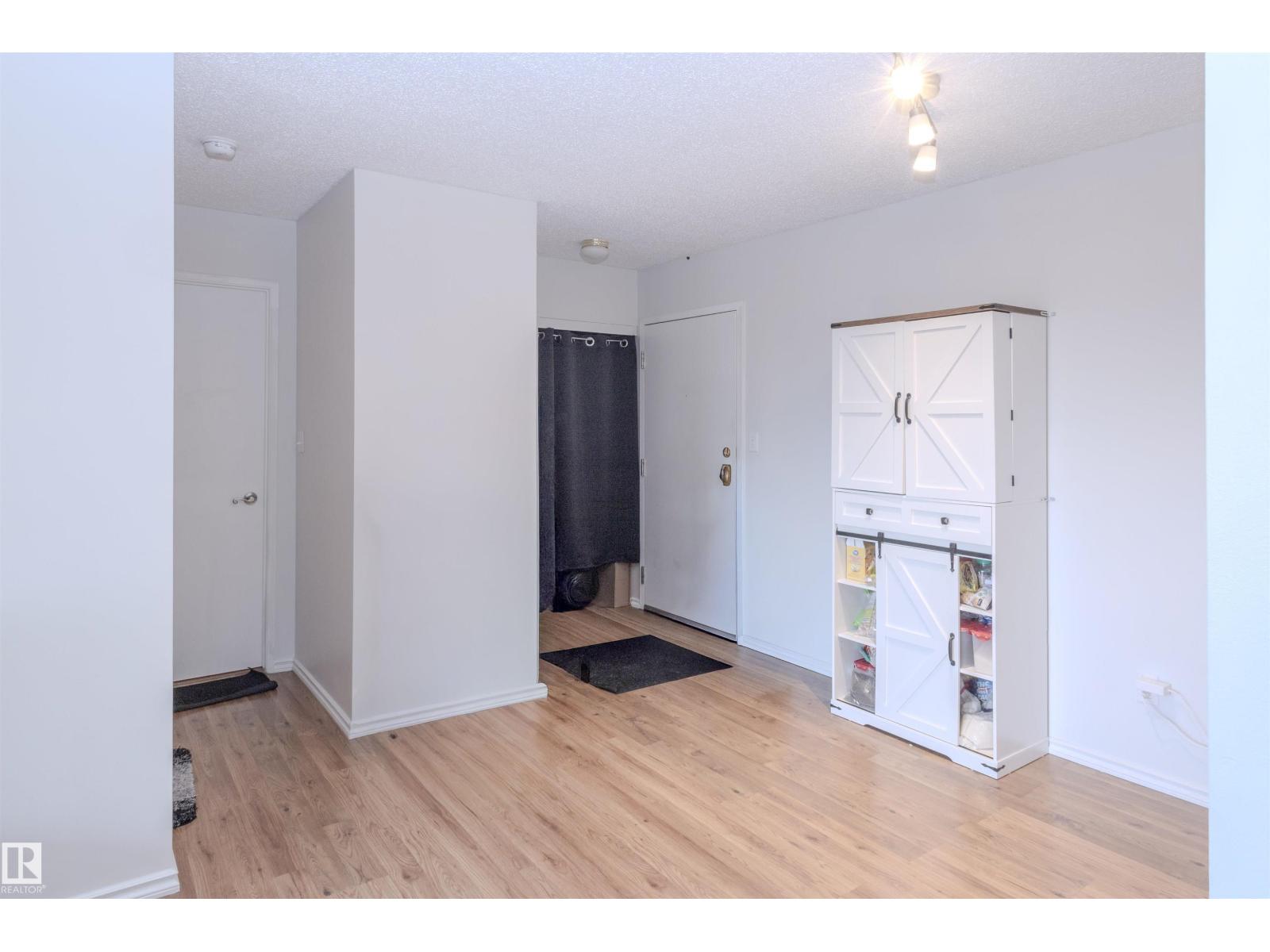 Photo 4 of 305 5005 31 Av Nw, Edmonton AB