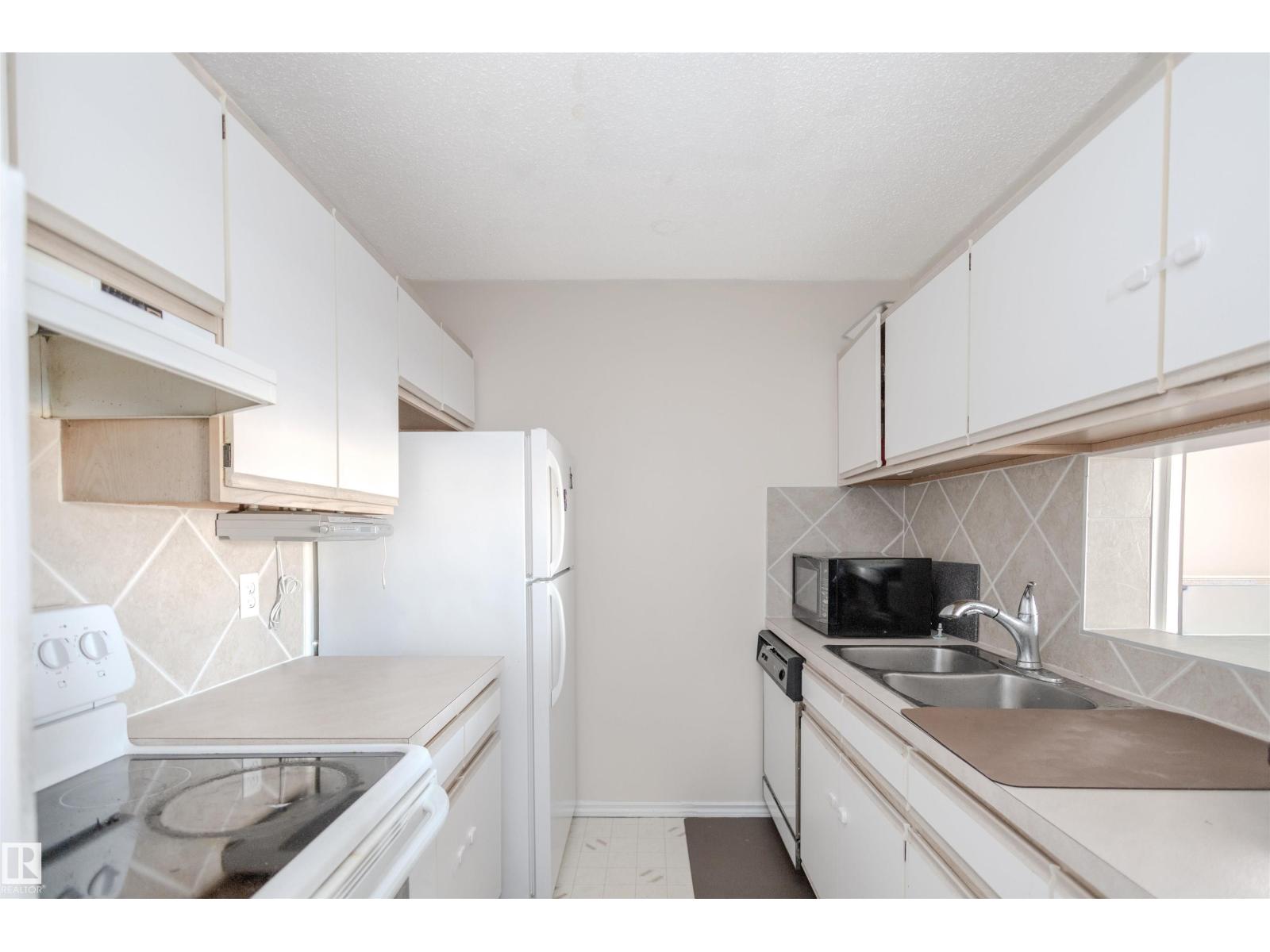 Photo 5 of 305 5005 31 Av Nw, Edmonton AB