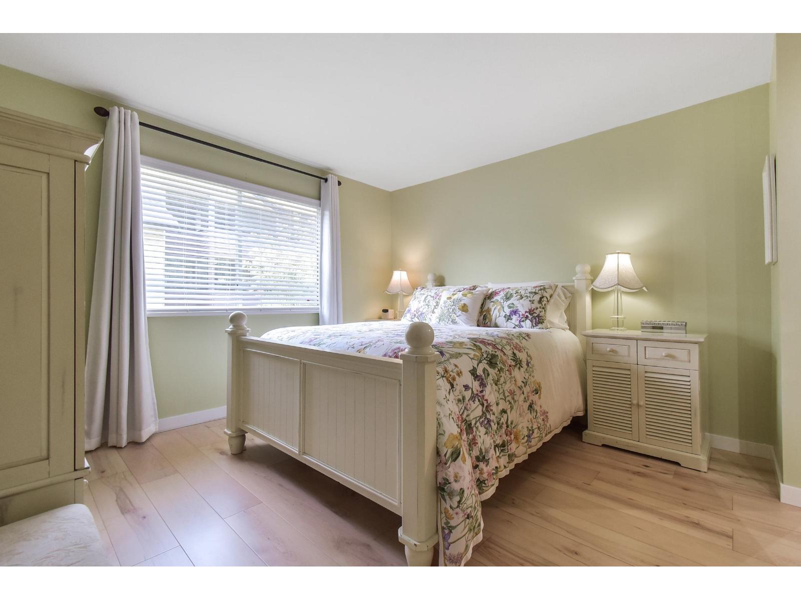 Photo 14 of 103 1441 Blackwood Street, White Rock BC