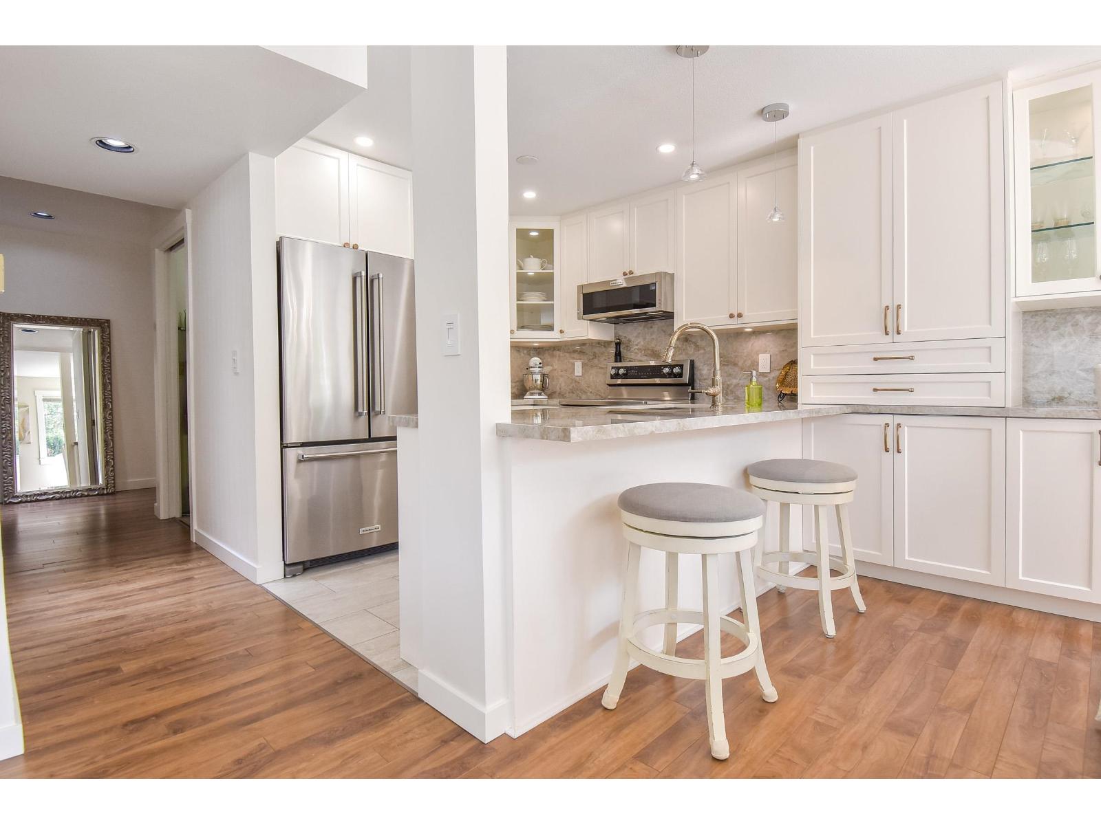 Photo 6 of 103 1441 Blackwood Street, White Rock BC