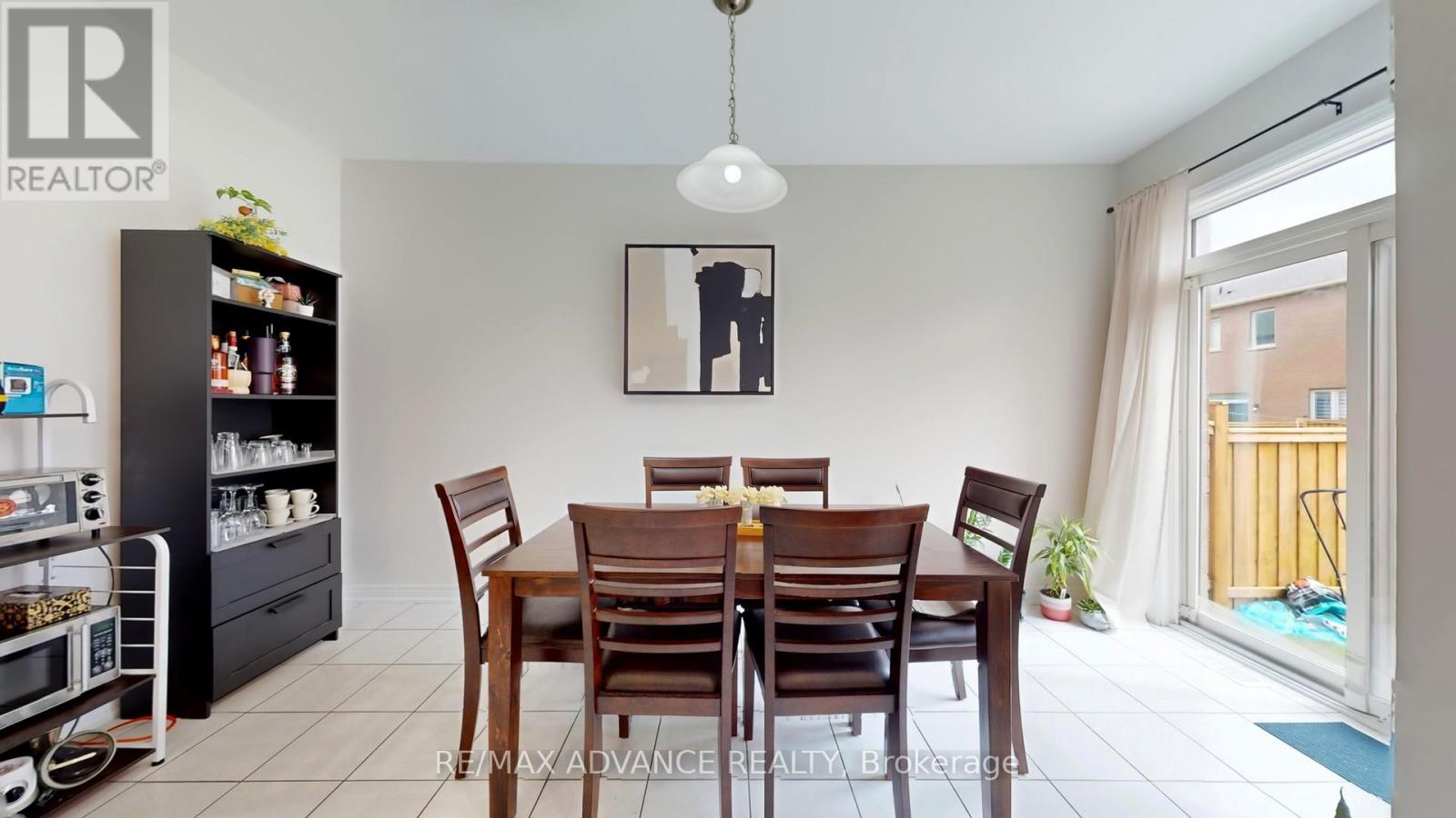 Photo 19 of 127 Decast Crescent, Markham ON