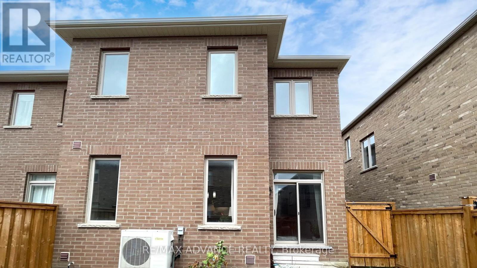 Photo 44 of 127 Decast Crescent, Markham ON