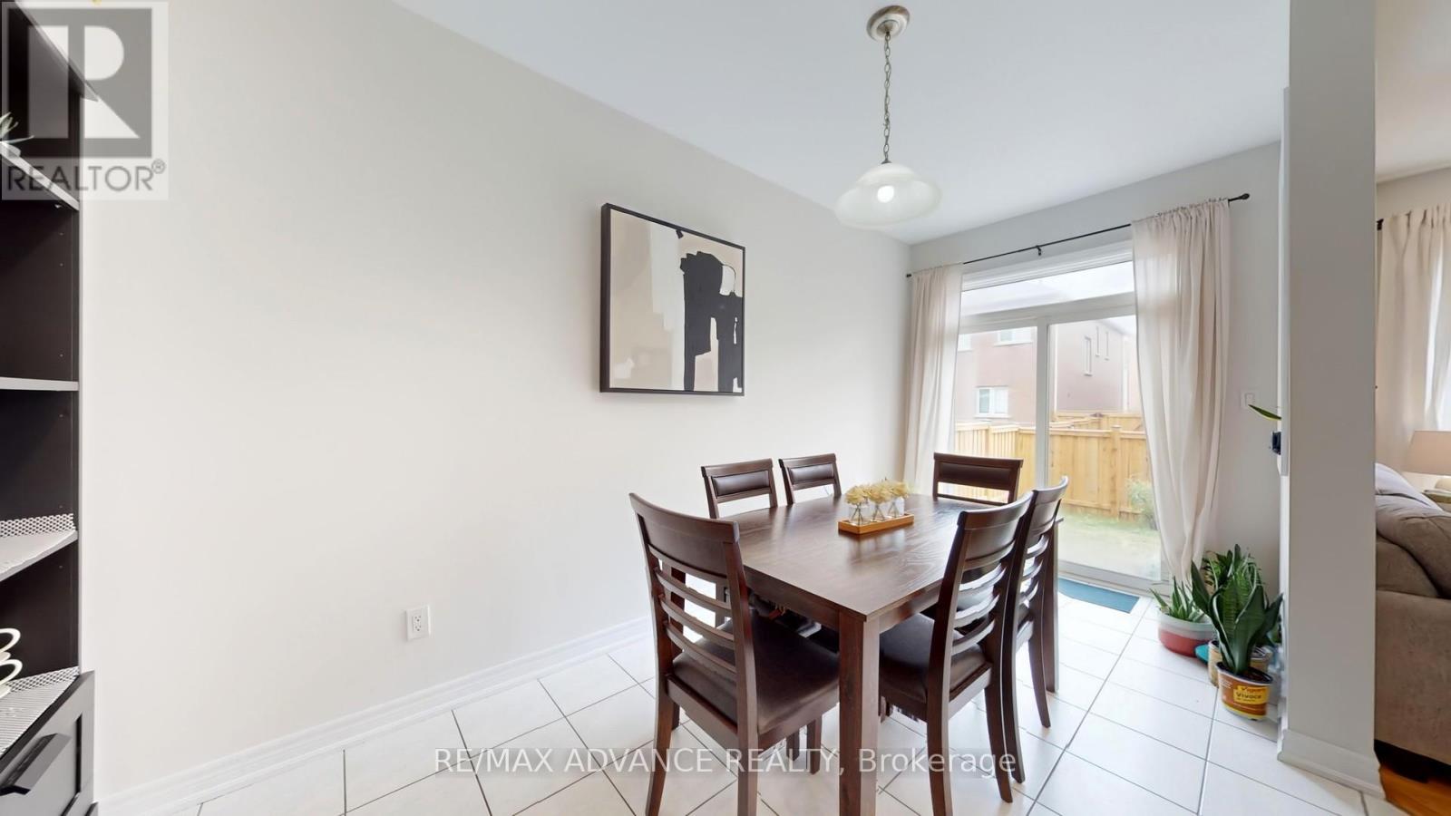 Photo 20 of 127 Decast Crescent, Markham ON