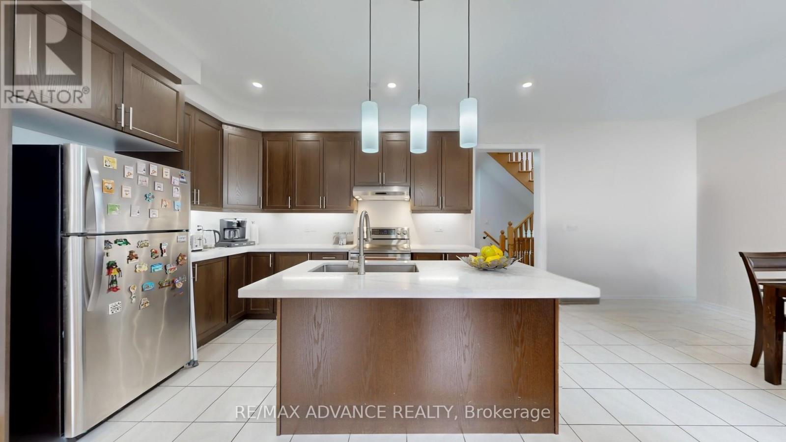 Photo 14 of 127 Decast Crescent, Markham ON