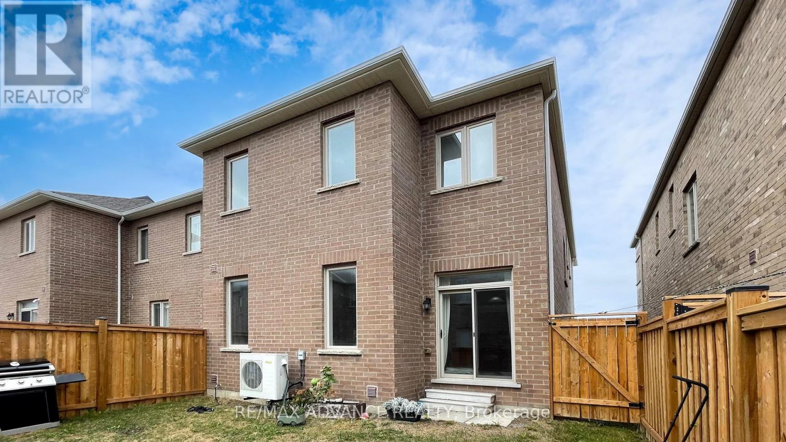 Photo 43 of 127 Decast Crescent, Markham ON