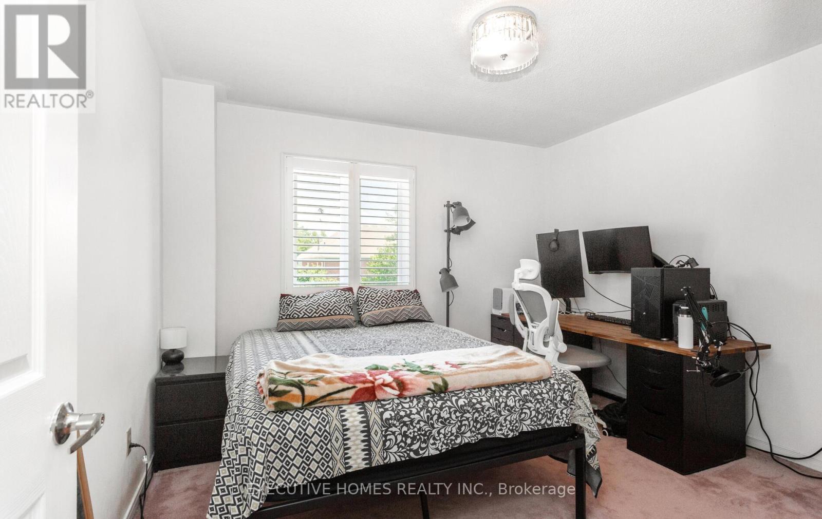 Photo 36 of 5489 Glen Erin Drive, Mississauga ON