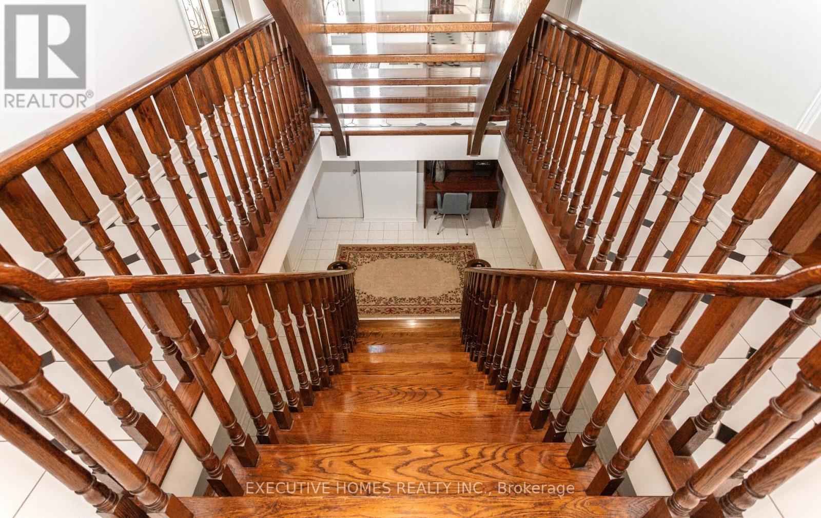 Photo 42 of 5489 Glen Erin Drive, Mississauga ON