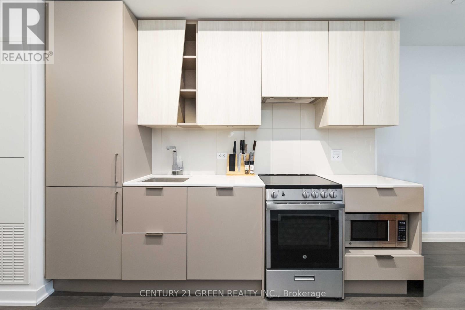 Photo 8 of 5111 3900 Confederation Parkway, Mississauga ON
