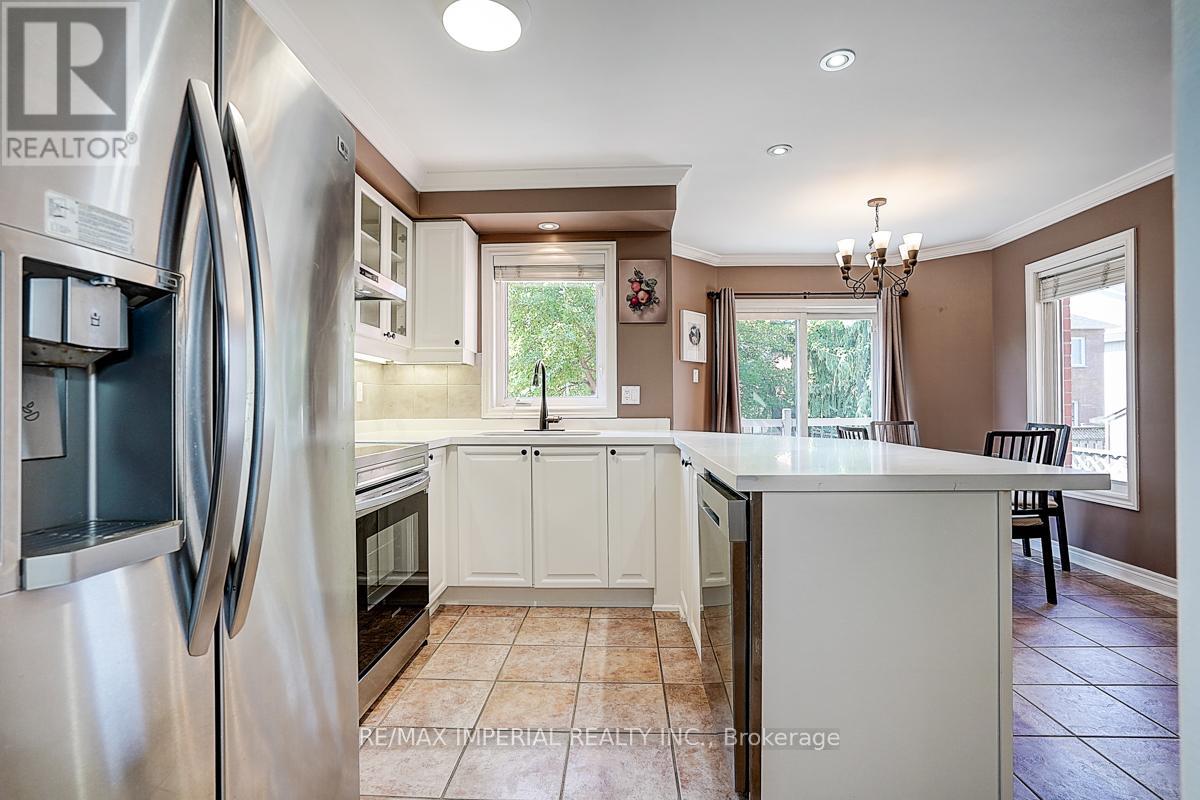 Photo 17 of 6950 Elliott Parliament Street, Mississauga ON
