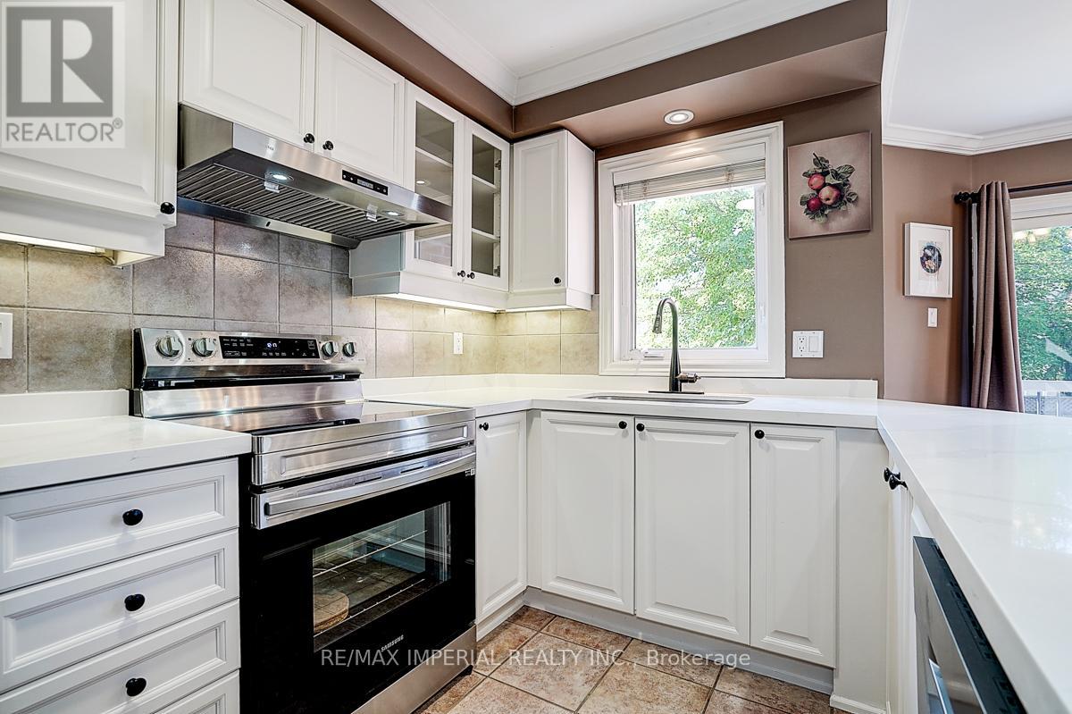 Photo 18 of 6950 Elliott Parliament Street, Mississauga ON