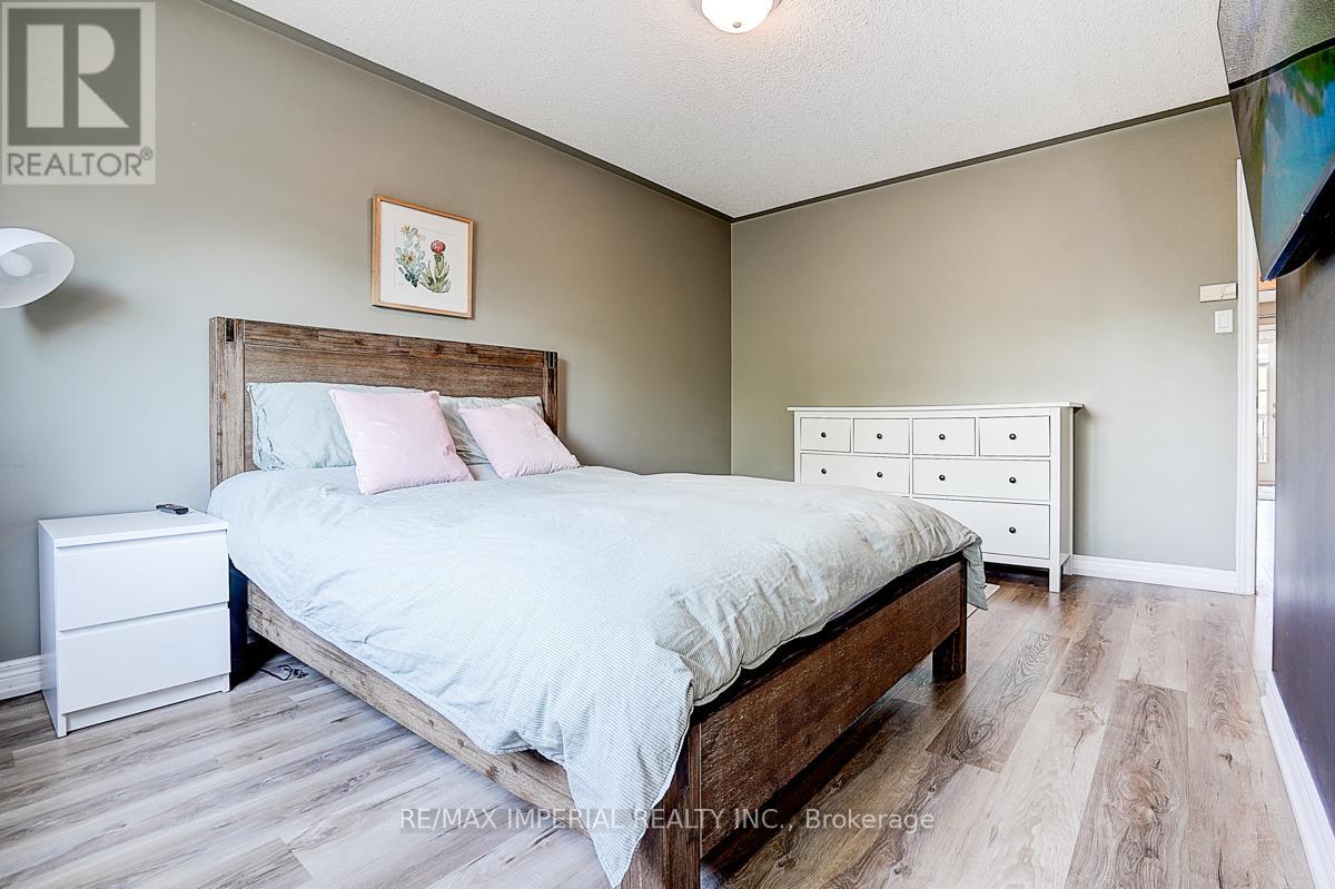 Photo 23 of 6950 Elliott Parliament Street, Mississauga ON