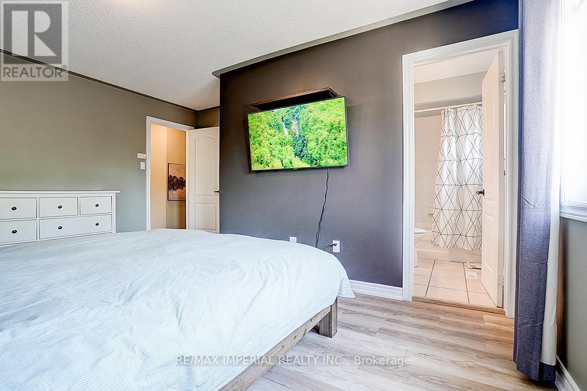 Photo 25 of 6950 Elliott Parliament Street, Mississauga ON