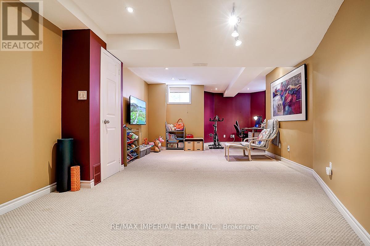 Photo 31 of 6950 Elliott Parliament Street, Mississauga ON