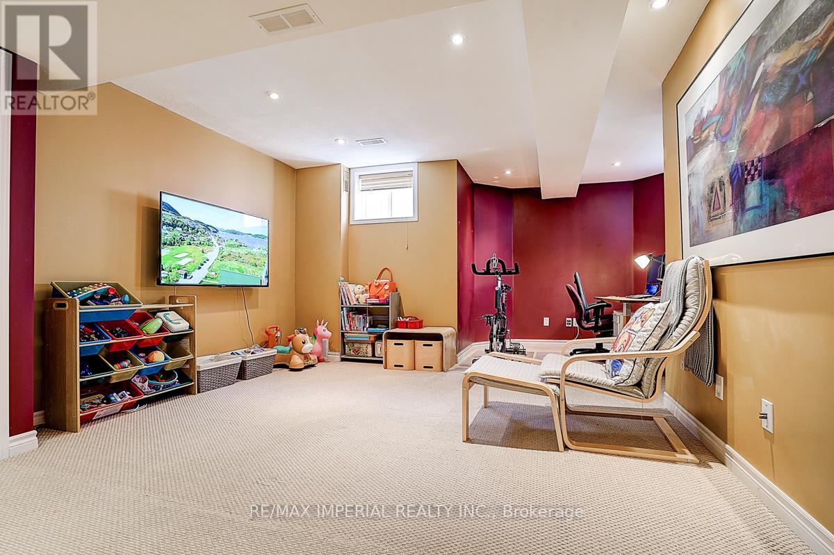Photo 32 of 6950 Elliott Parliament Street, Mississauga ON