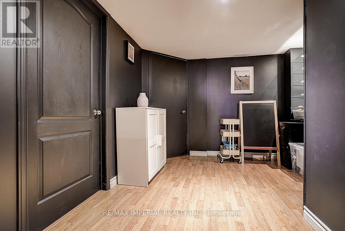 Photo 35 of 6950 Elliott Parliament Street, Mississauga ON