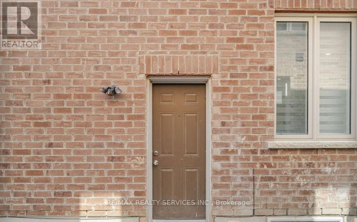 Photo 2 of 109 Cobriiza Crescent, Brampton ON