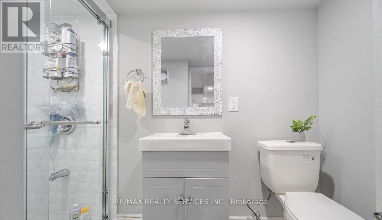 Photo 4 of 109 Cobriiza Crescent, Brampton ON