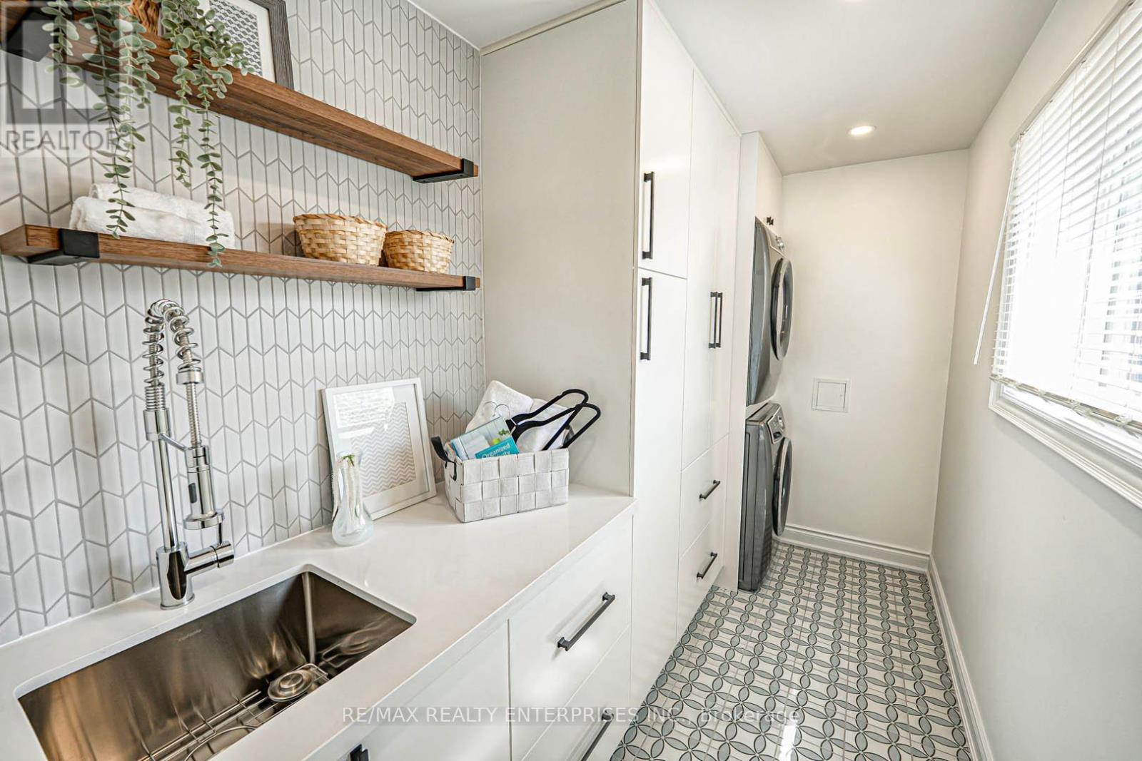 Photo 14 of 2344 Kenbarb Road, Mississauga ON