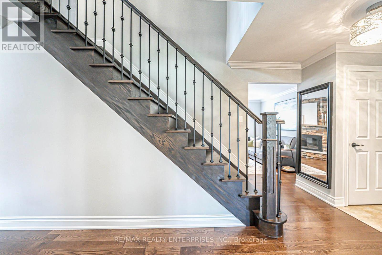 Photo 16 of 2344 Kenbarb Road, Mississauga ON