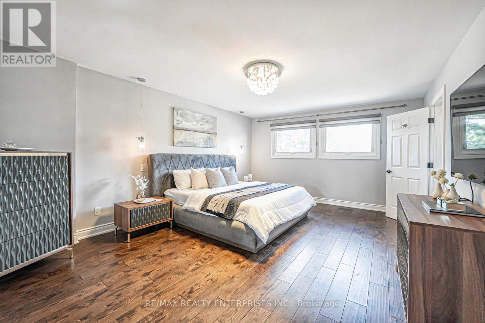 Photo 18 of 2344 Kenbarb Road, Mississauga ON