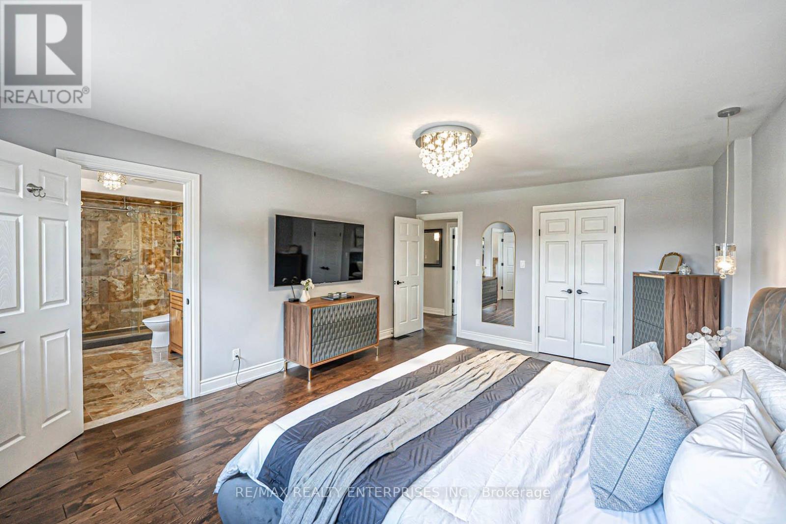 Photo 19 of 2344 Kenbarb Road, Mississauga ON