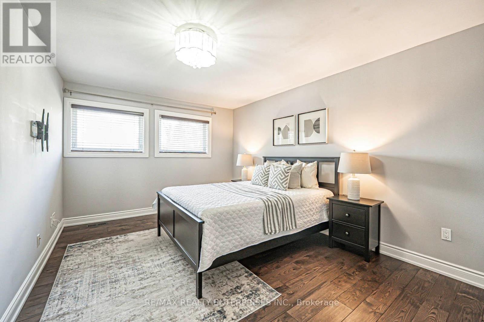Photo 22 of 2344 Kenbarb Road, Mississauga ON
