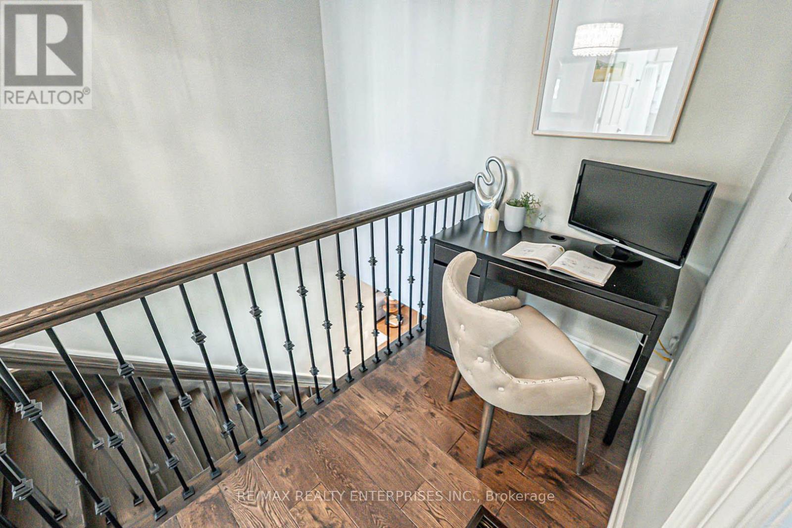 Photo 26 of 2344 Kenbarb Road, Mississauga ON