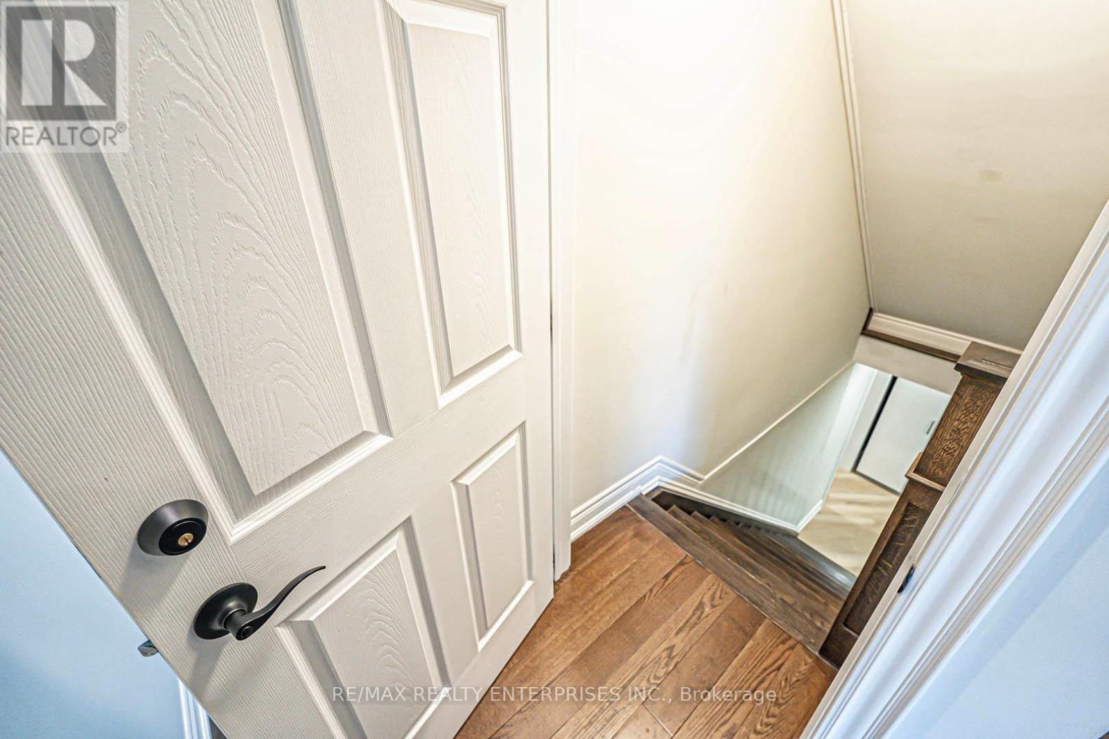 Photo 28 of 2344 Kenbarb Road, Mississauga ON