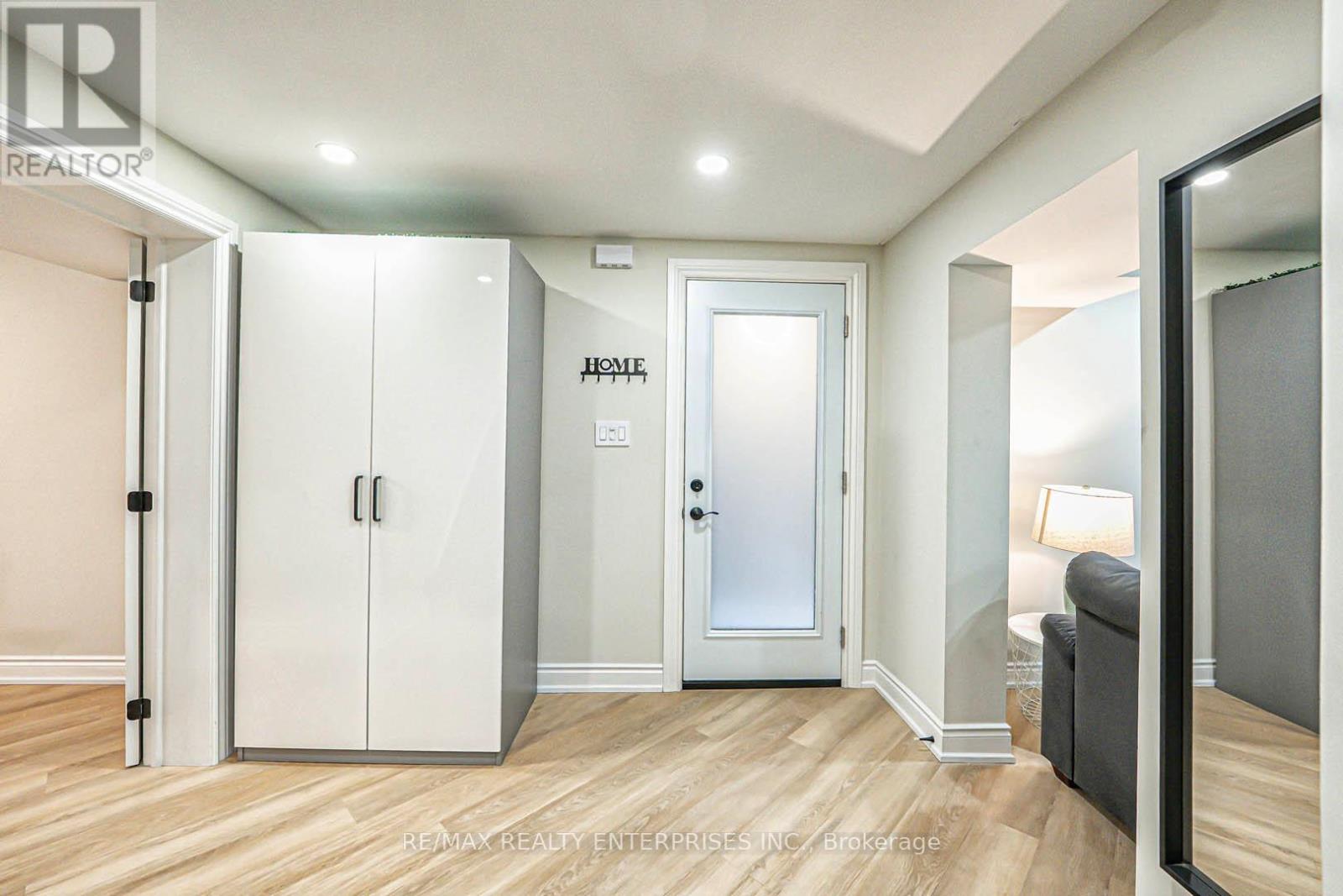 Photo 38 of 2344 Kenbarb Road, Mississauga ON