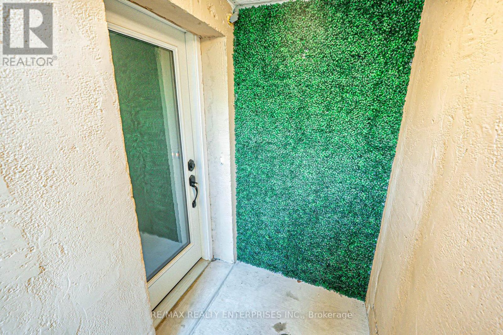 Photo 39 of 2344 Kenbarb Road, Mississauga ON