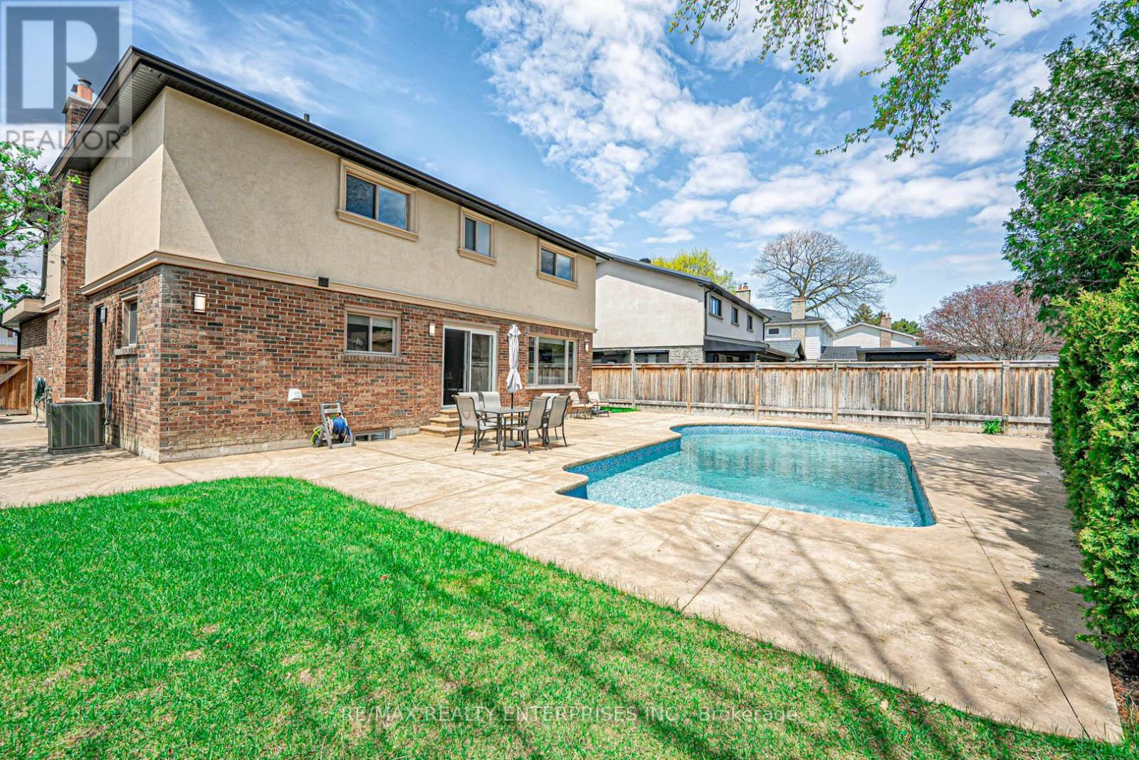 Photo 44 of 2344 Kenbarb Road, Mississauga ON
