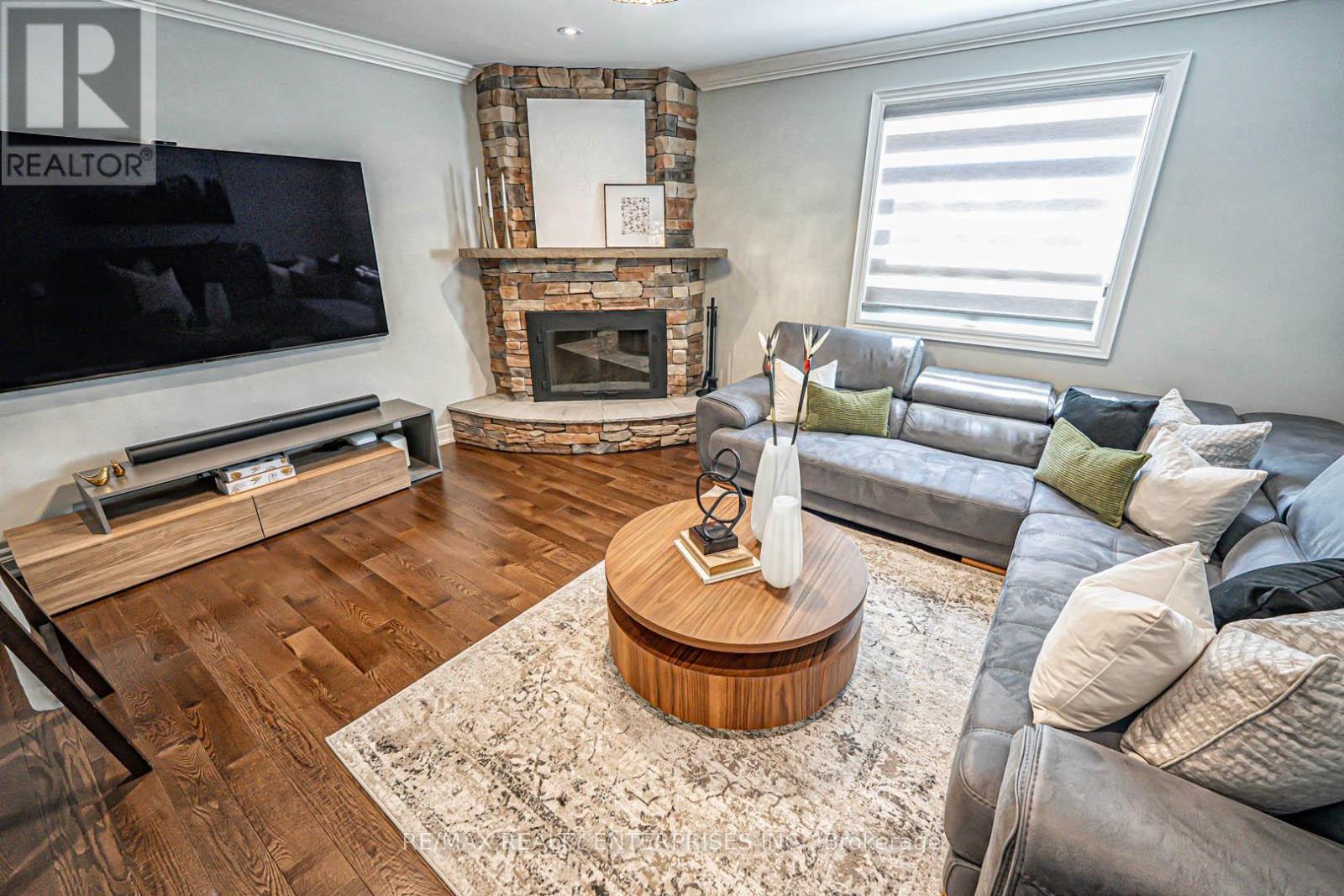 Photo 6 of 2344 Kenbarb Road, Mississauga ON