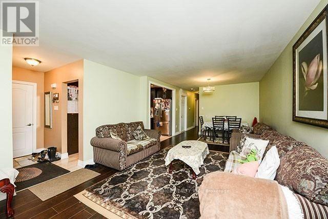 Photo 5 of Main 7 Albion Crescent, Brampton ON