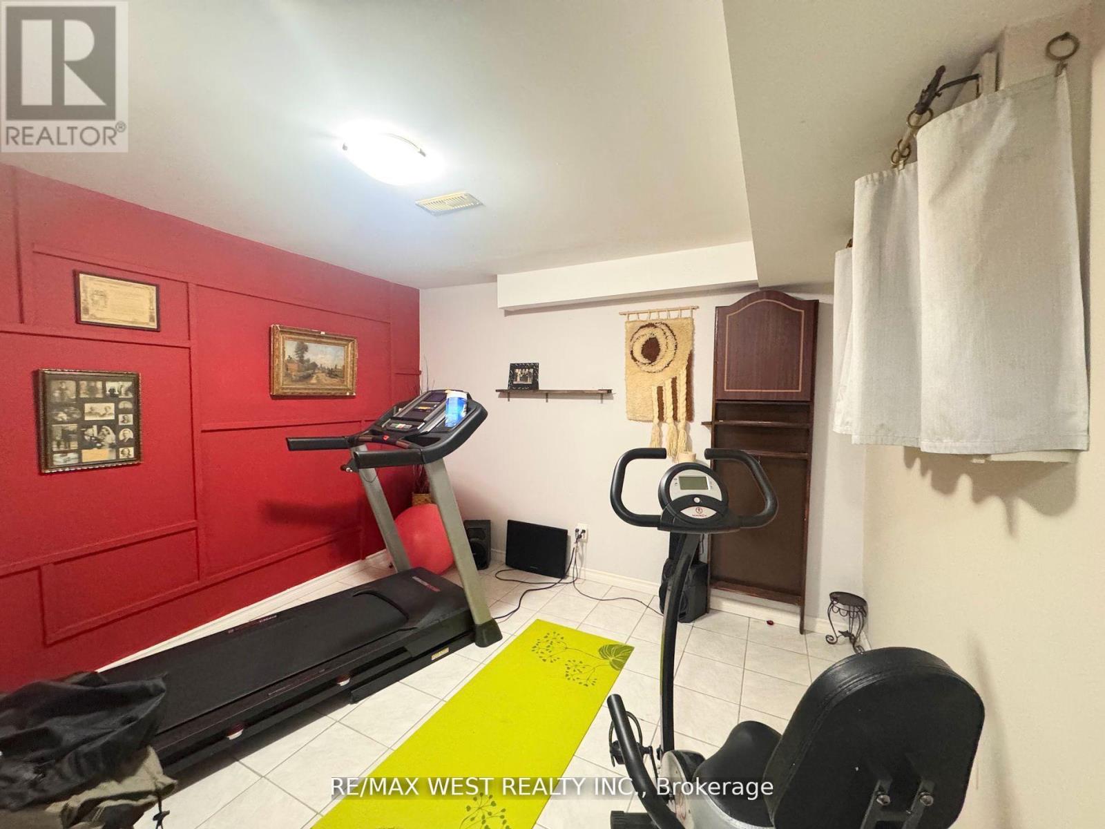 Photo 28 of 425 Hansen Road N, Brampton ON