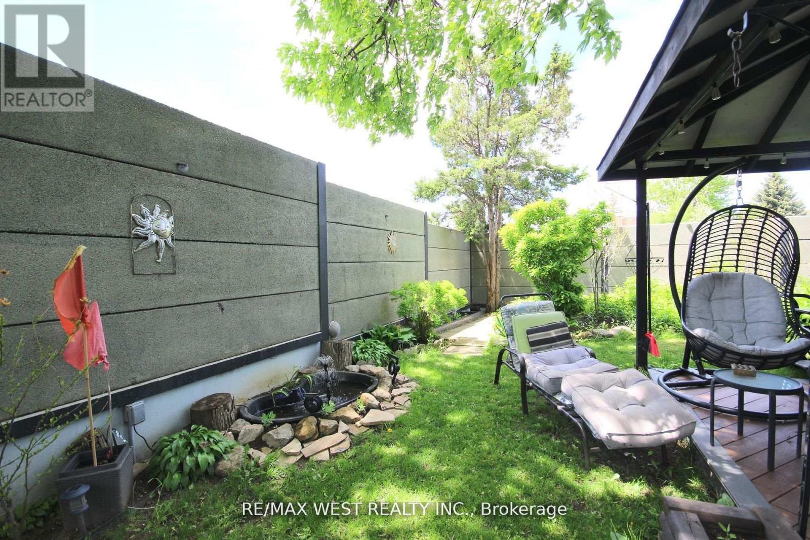 Photo 34 of 425 Hansen Road N, Brampton ON