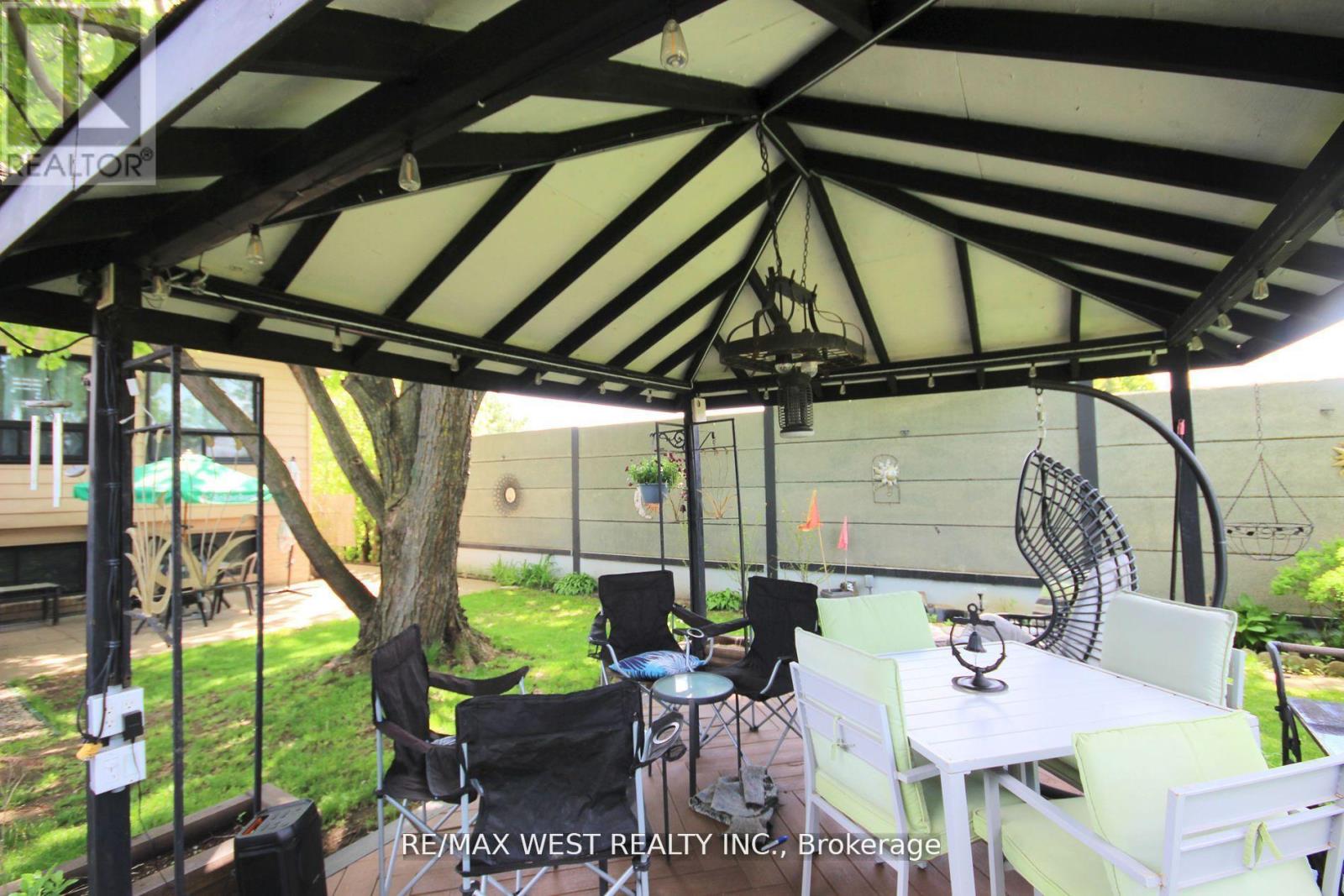 Photo 42 of 425 Hansen Road N, Brampton ON