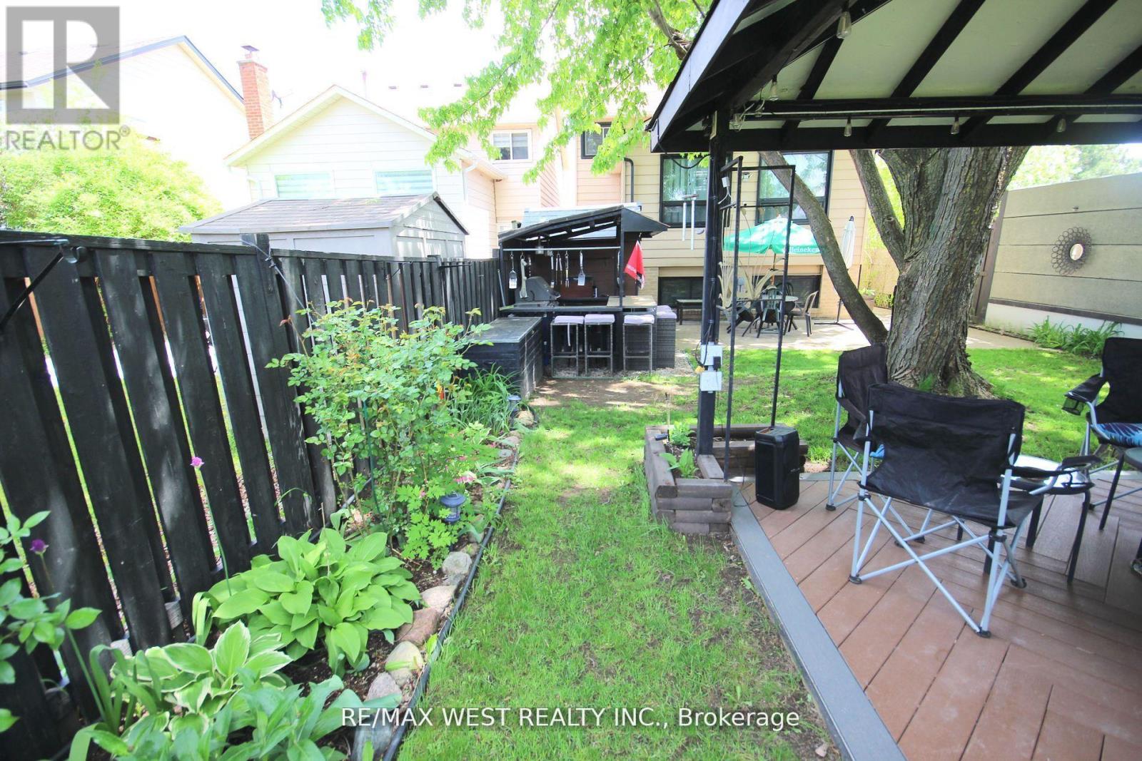 Photo 43 of 425 Hansen Road N, Brampton ON