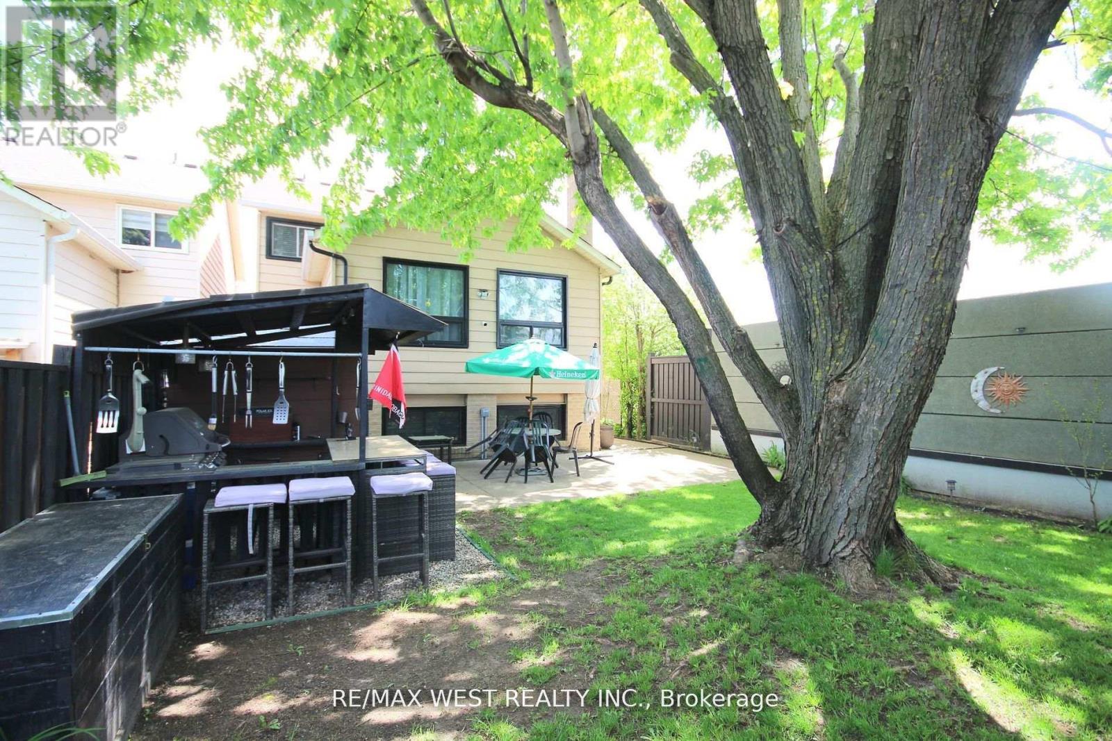 Photo 44 of 425 Hansen Road N, Brampton ON