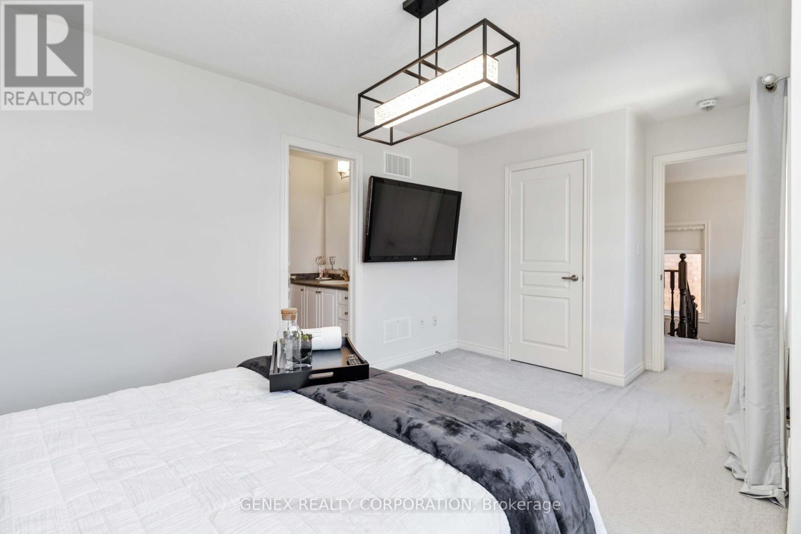 Photo 27 of 7 Antoine Street, Brampton ON