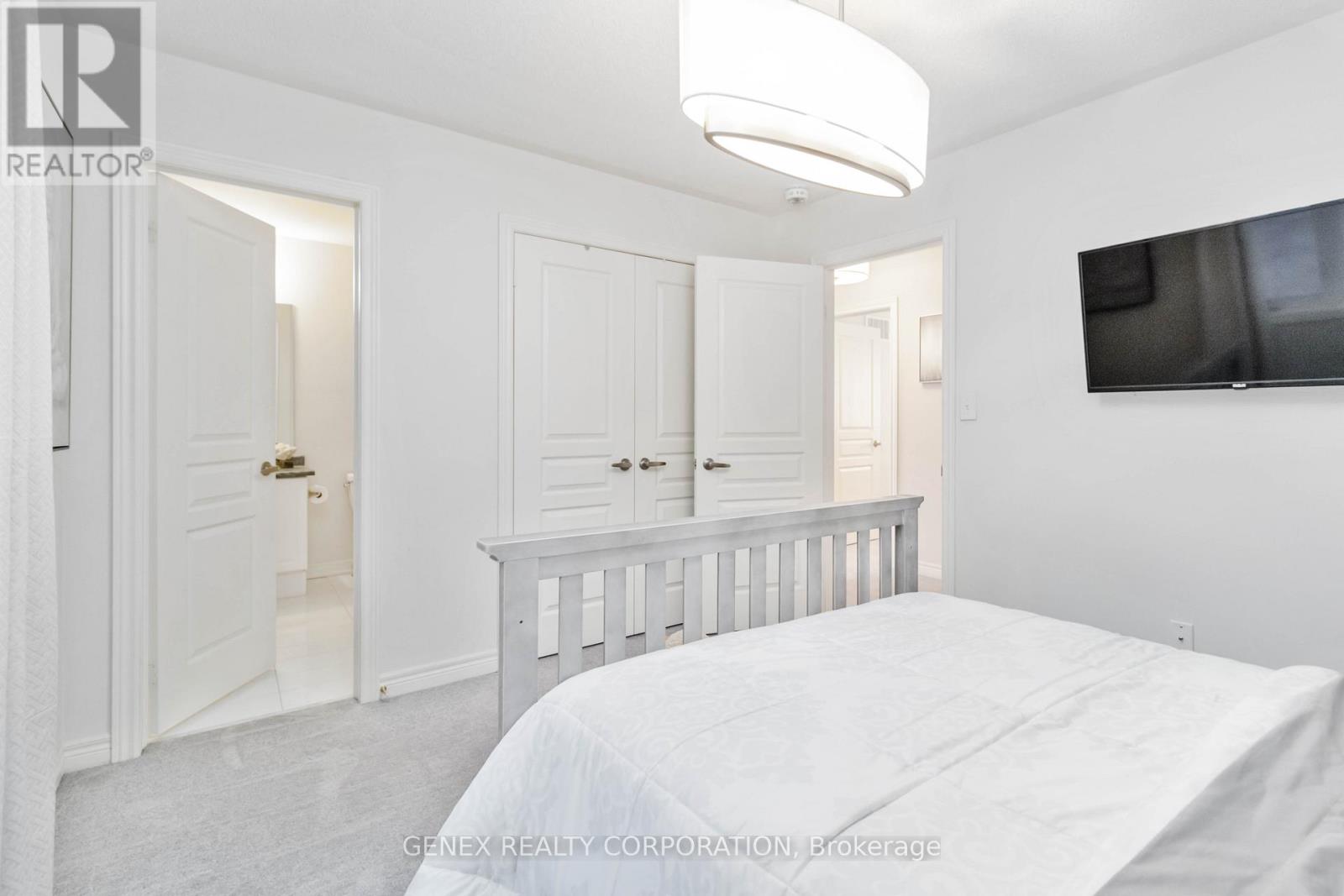 Photo 33 of 7 Antoine Street, Brampton ON